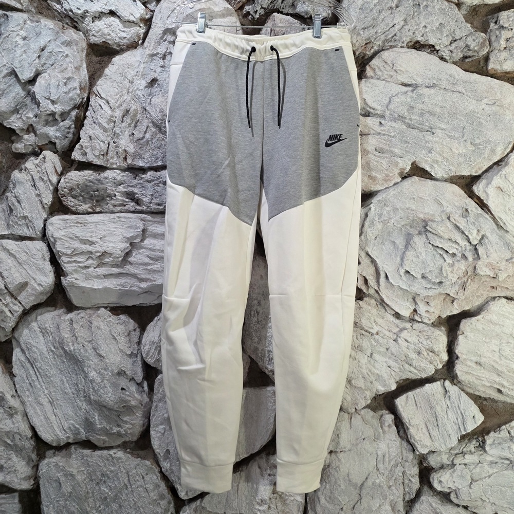 Nike Sportswear Tech Fleece Pants Ivory Tapered Slim Men's Medium CU4495-133